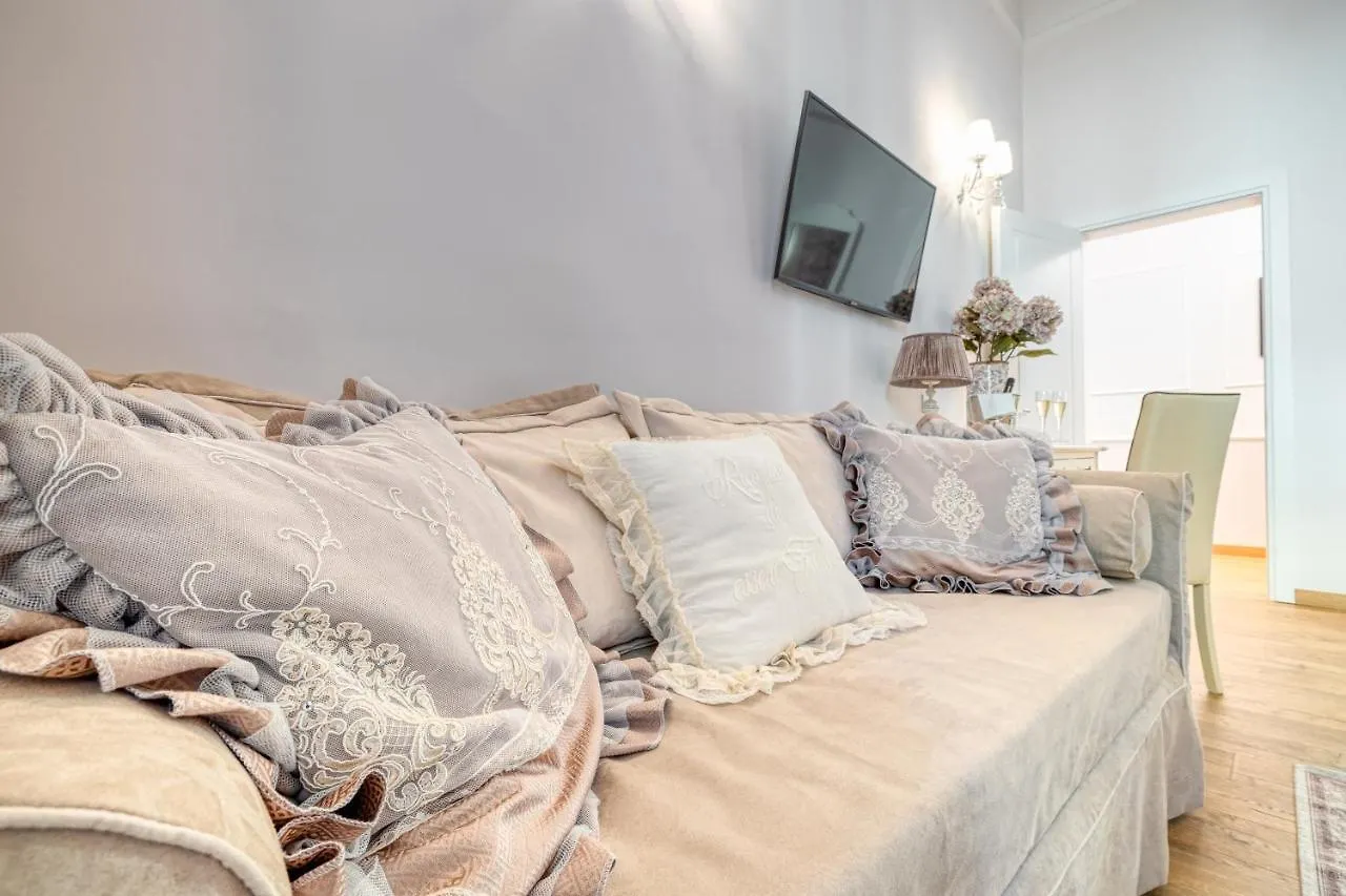 Luxury Stars In Rome - Andromeda Apartment In Colosseum 0*,  Italy