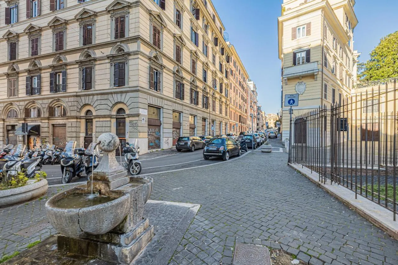 Luxury Stars In Rome - Andromeda Apartment In Colosseum Italy